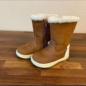 Carter’s Warm Faux Fur Lined Boots, size 5